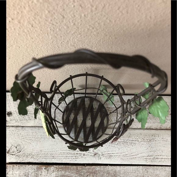 Metal Wine Bottle Holder - Picture 4 of 4